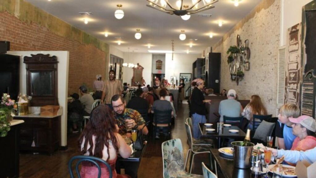 After More Than 30 Years Popular Downtown Denton Restaurant Announces Permanent Closure