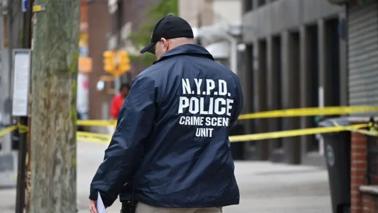 Veteran NYPD Officer Shot During Brooklyn Standoff as Gunman Dies in Exchange of Gunfire