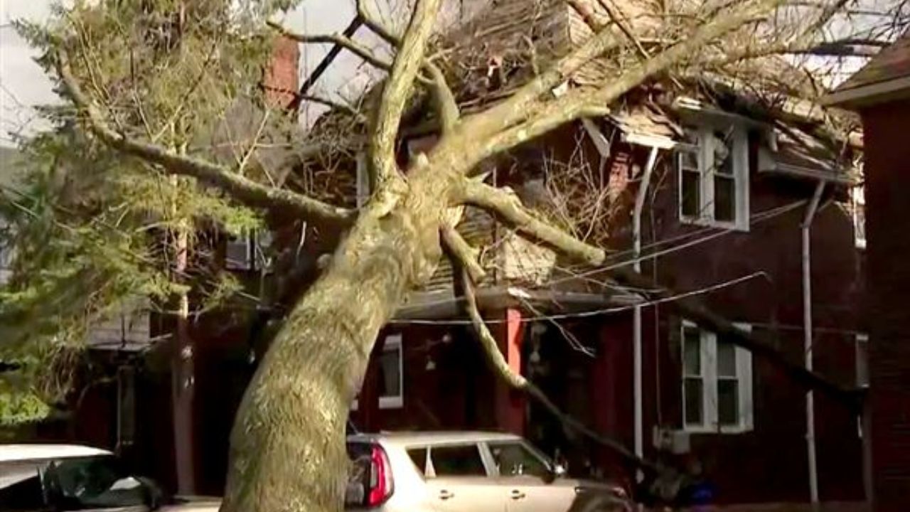 Deadly Wind Threat Targets Pittsburgh, Youngstown, and Wheeling Saturday Night — Officials Warn Residents Not to Wait