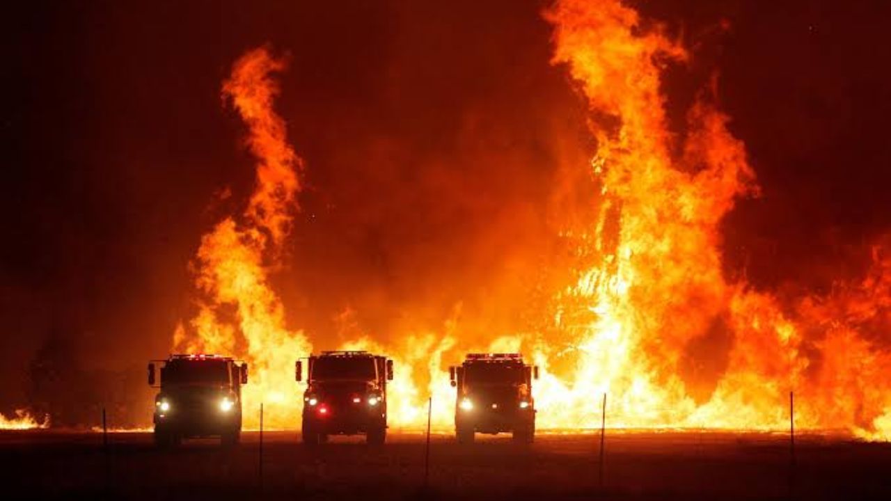 Evacuation Warnings Issued as Fast-Moving Northern California Wildfire Explodes Across Steep Mountainsides