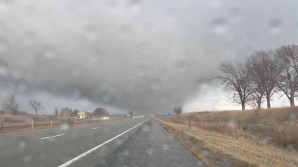 Residents Have Hours to Prepare: 80 MPH Winds, Tornadoes and Flash Floods Threatening Quad Cities Tonight