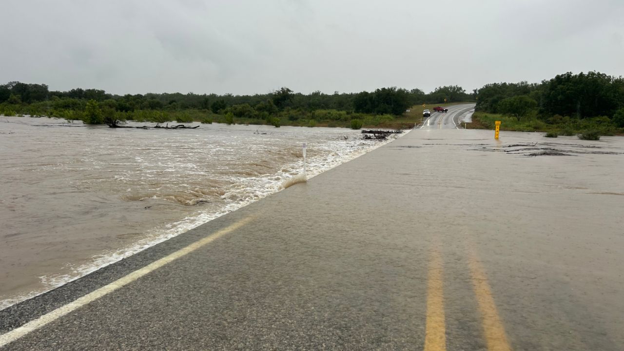 River Rose 32 Feet in 4 Hours — 2 Dead, Hundreds Trapped as Central Texas Faces Its Second Catastrophic Flood in a Year