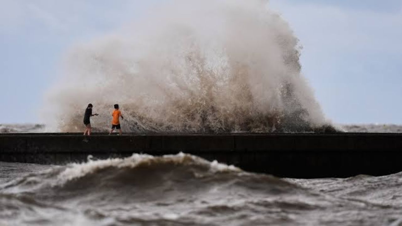 Texas Coast on Alert as Tropical Storm Bertha Refuses to Weaken, National Hurricane Center Says