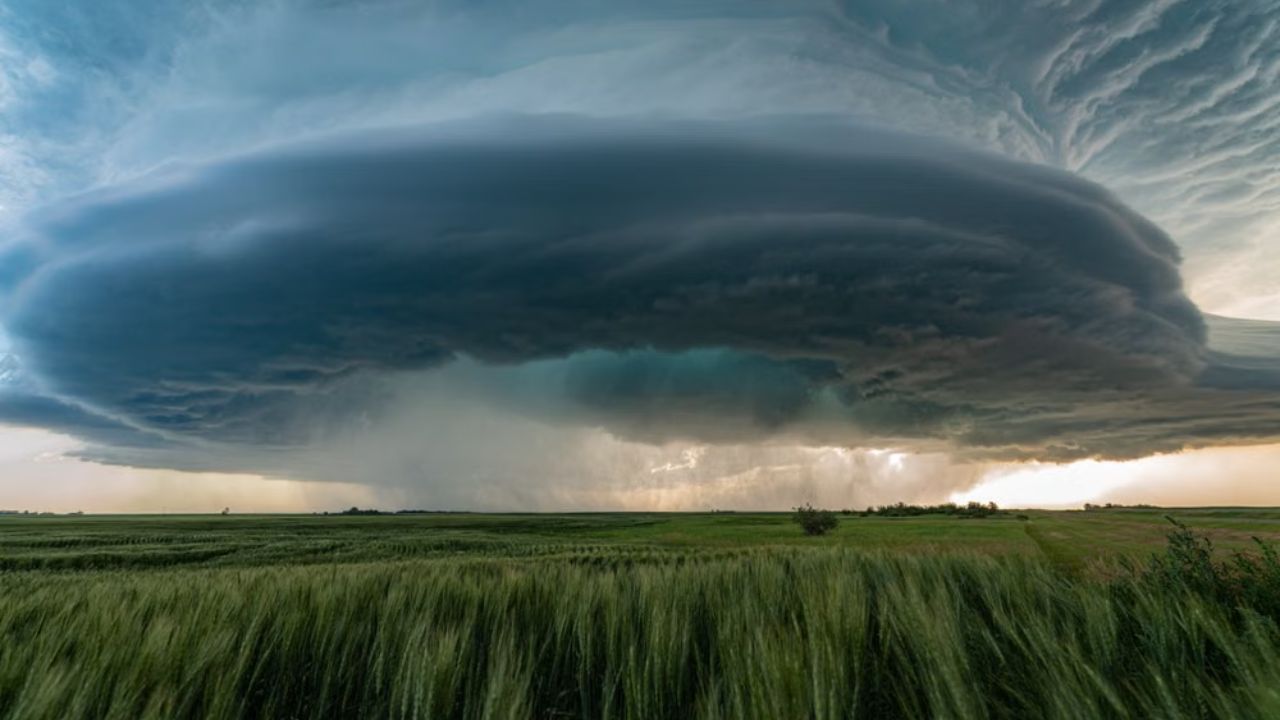 They Thought It Was a Tornado. Meteorologists Just Revealed the Truth — and It's Just as Terrifying