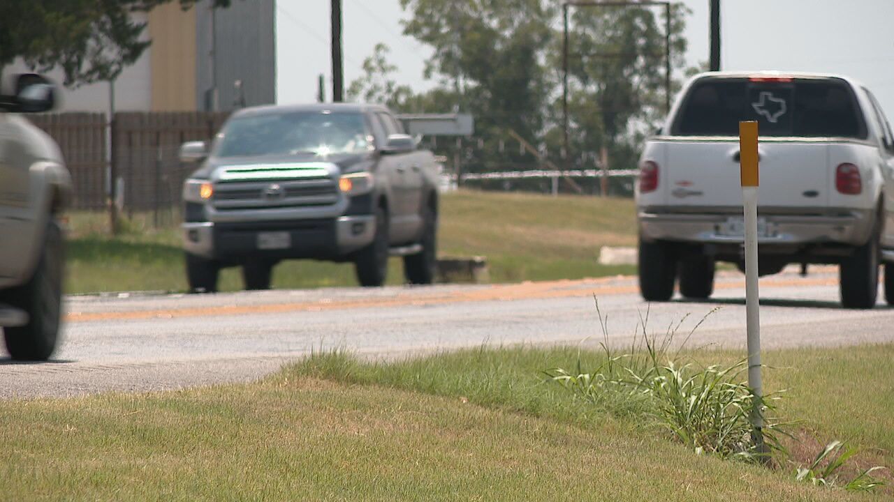 16-Year-Old Girl Killed in Rollover Crash Near La Vernia, Texas