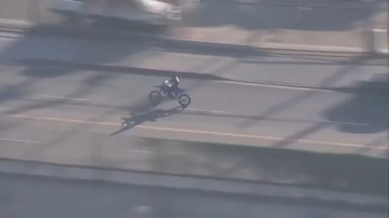 Dirt bike rider hides in recycling bin to evade LAPD during hourlong chase