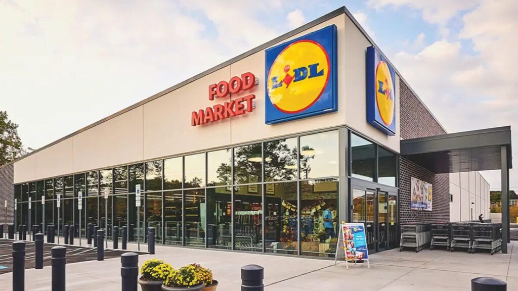 Falls Church Store Opening Draws Attention With $100 Giveaways and a Surprising Former Tenant