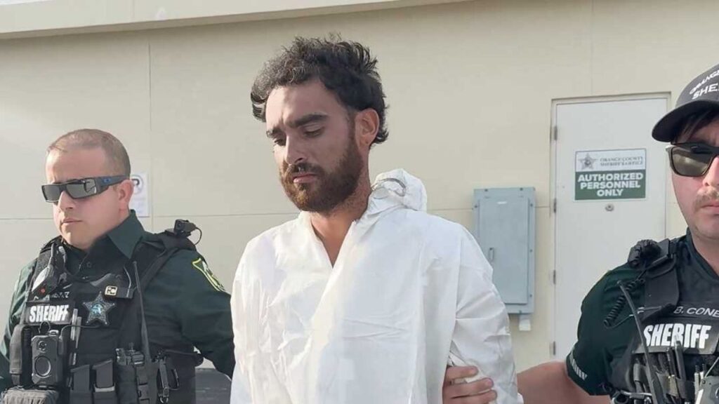 Florida Father Shot Dead With Shotgun After Stepping In to Stop Roadside Fight Following Car Crash: Sheriff
