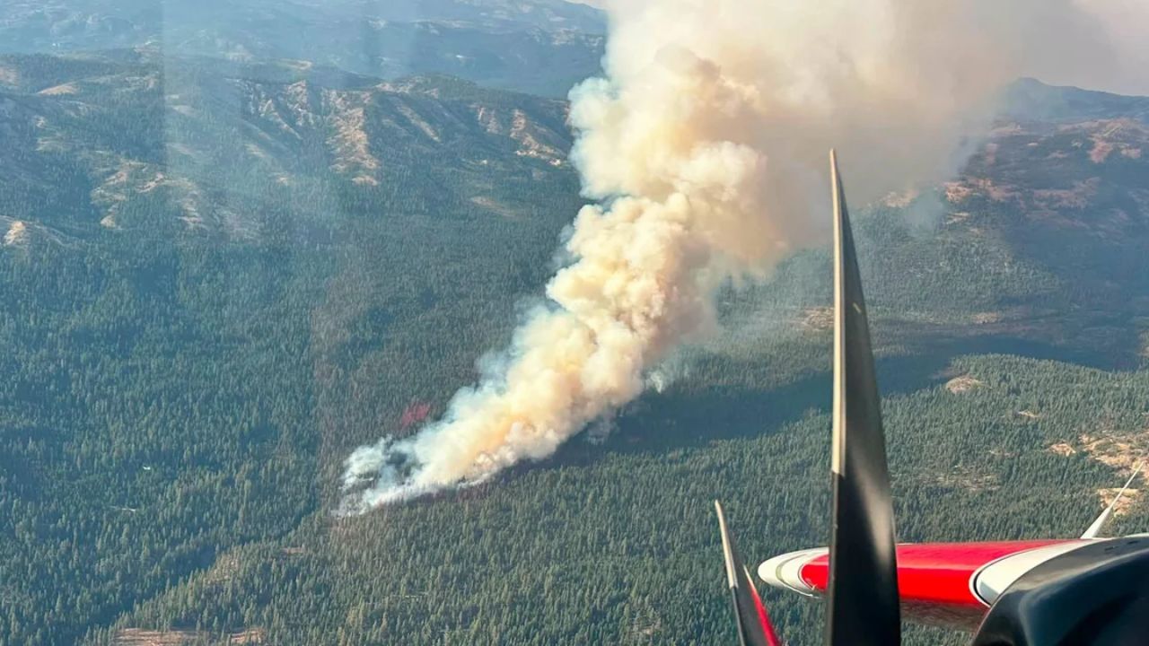 Lake Tahoe Wildfire Grows 12X Overnight, Forcing Officials to Issue Urgent Evacuation Warning