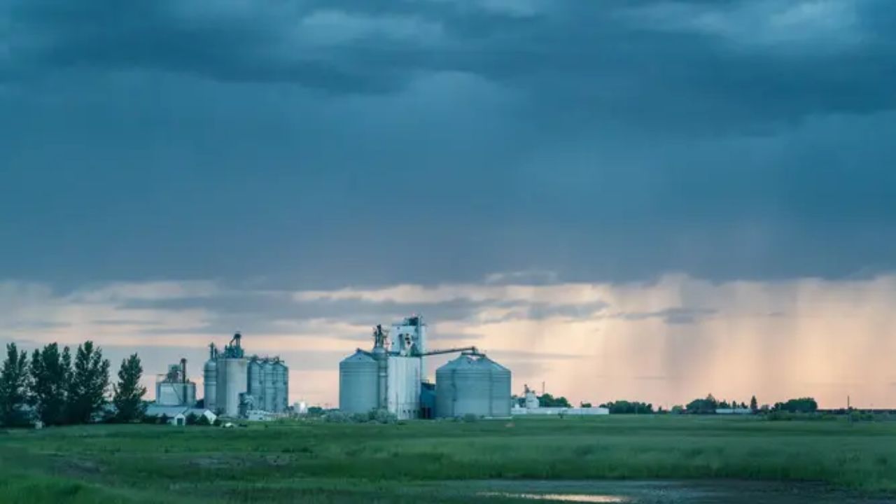 Severe Storms Possible Monday Across Fargo, Sioux Falls and Rapid City — Damaging Winds and Large Hail Expected