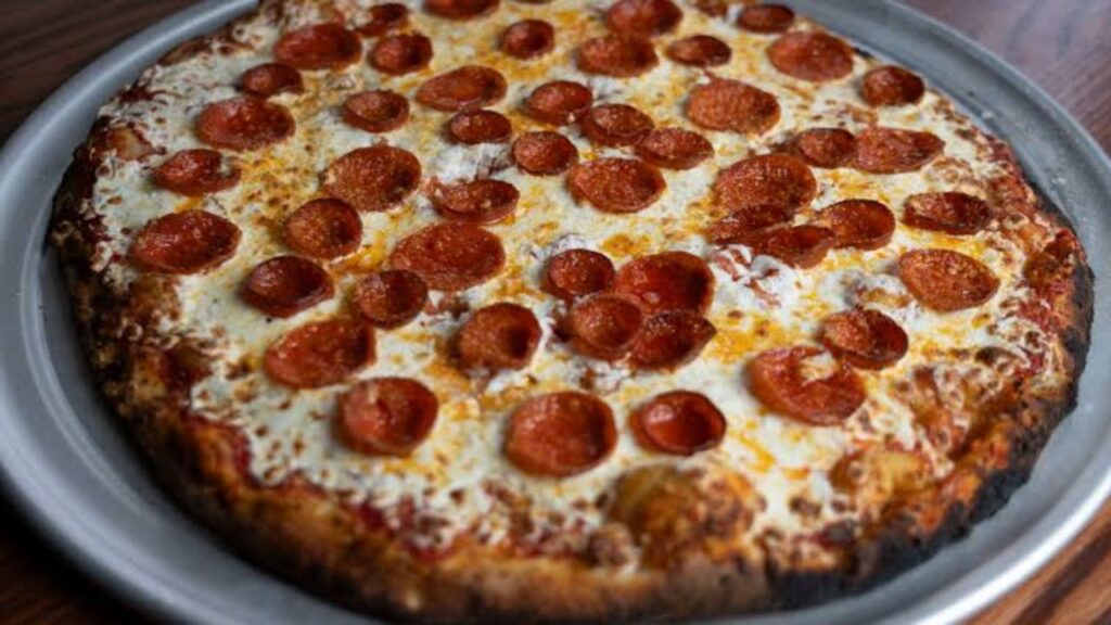 The pizza spots Des Moines locals swear by — and the pies that made them famous