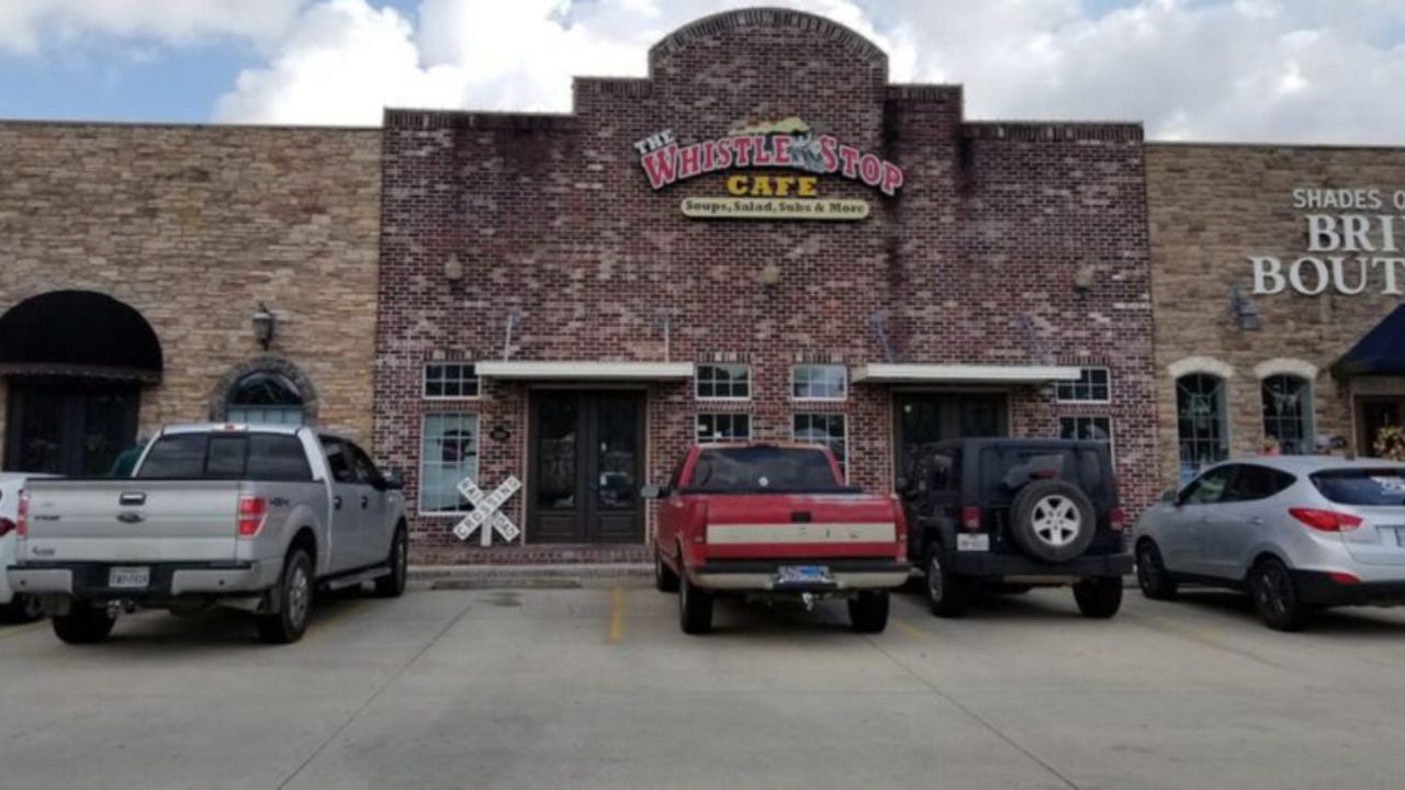 This Cozy Texas Café Has Been Serving Home-Cooked Comfort Food for Over 15 Years